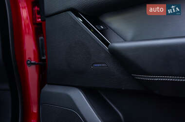 Позашляховик / Кросовер Land Rover Range Rover Velar 2019 в 