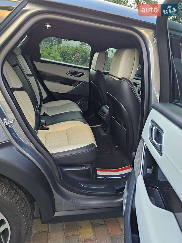 Внедорожник / Кроссовер Land Rover Range Rover Velar 2017 в Остроге