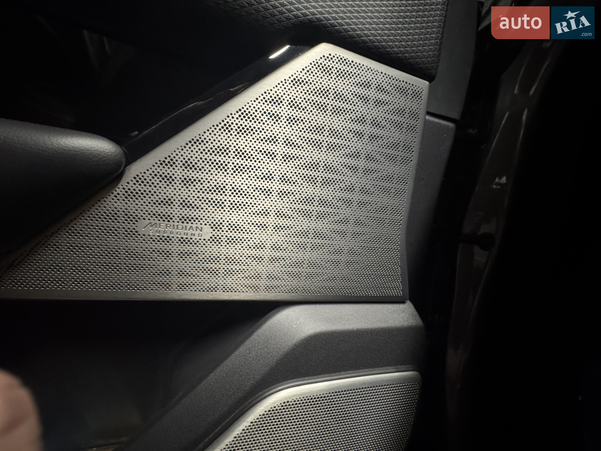 2018 Land Rover Range Rover Velar - мініатюра 14