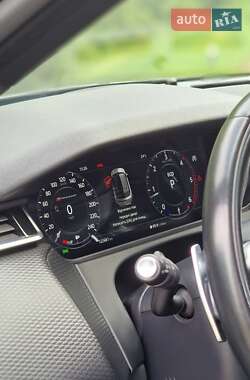 Позашляховик / Кросовер Land Rover Range Rover Velar 2017 в 