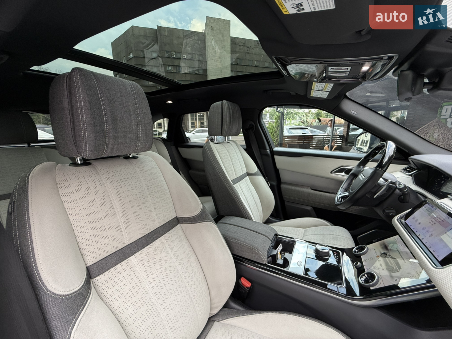 2018 Land Rover Range Rover Velar - мініатюра 26