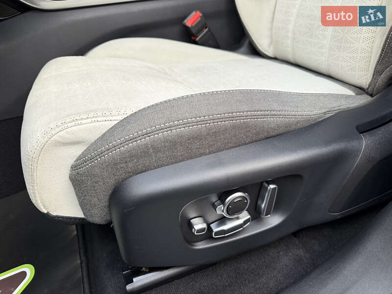 Позашляховик / Кросовер Land Rover Range Rover Velar 2018 в Києві