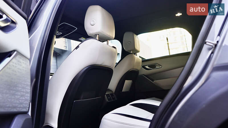 Внедорожник / Кроссовер Land Rover Range Rover Velar 2017 в Львове