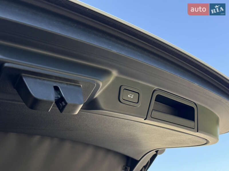 Позашляховик / Кросовер Land Rover Range Rover Velar 2019 в Самборі