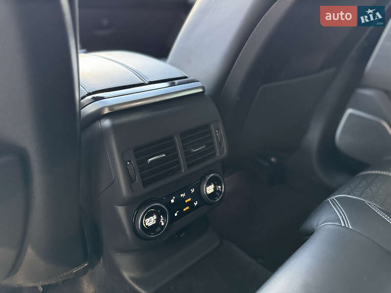 Внедорожник / Кроссовер Land Rover Range Rover Velar 2017 в Ивано-Франковске