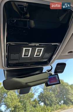 Внедорожник / Кроссовер Land Rover Range Rover Velar 2018 в 