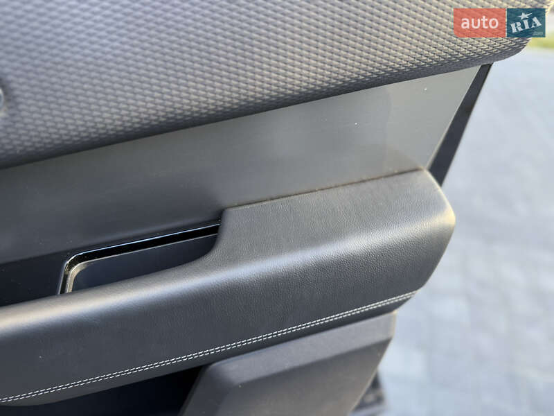 Внедорожник / Кроссовер Land Rover Range Rover Velar 2017 в Львове