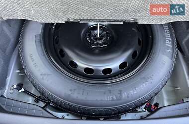 Позашляховик / Кросовер Land Rover Range Rover Velar 2024 в  фото 25 Позашляховик / Кросовер Land Rover Range Rover Velar 2024 в