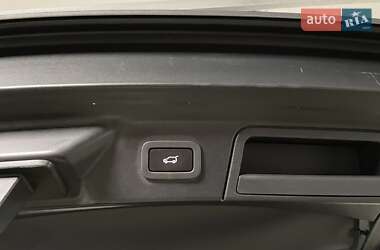 Внедорожник / Кроссовер Land Rover Range Rover Velar 2017 в 