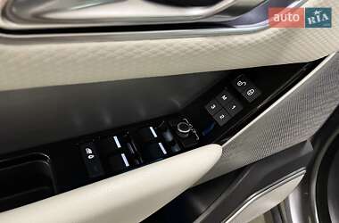 Внедорожник / Кроссовер Land Rover Range Rover Velar 2017 в 