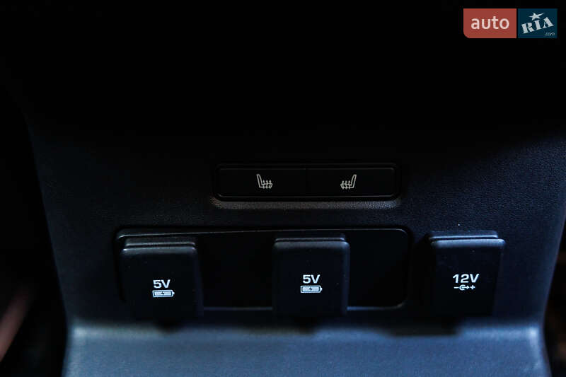 Позашляховик / Кросовер Land Rover Range Rover Velar 2019 в Чернівцях фото 39 Позашляховик / Кросовер Land Rover Range Rover Velar 2019 в Чернівцях