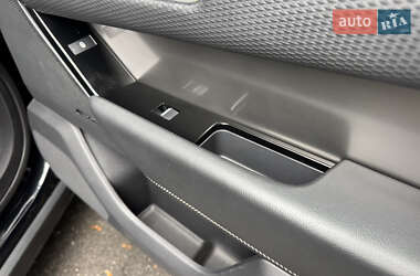 Внедорожник / Кроссовер Land Rover Range Rover Velar 2018 в 