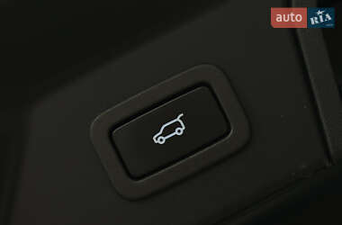 Позашляховик / Кросовер Land Rover Range Rover Velar 2021 в  фото 45 Позашляховик / Кросовер Land Rover Range Rover Velar 2021 в