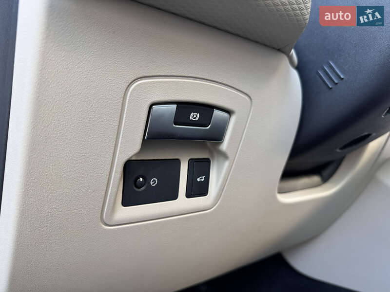 Внедорожник / Кроссовер Land Rover Range Rover Velar 2017 в Киеве фото 29 Внедорожник / Кроссовер Land Rover Range Rover Velar 2017 в Киеве