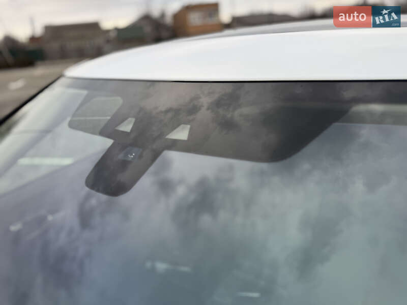 Позашляховик / Кросовер Land Rover Range Rover Velar 2017 в Києві