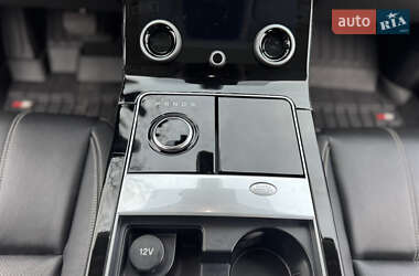 Позашляховик / Кросовер Land Rover Range Rover Velar 2017 в  фото 45 Позашляховик / Кросовер Land Rover Range Rover Velar 2017 в