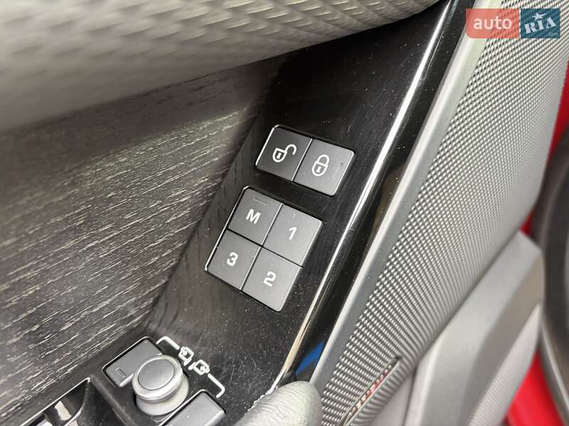 Позашляховик / Кросовер Land Rover Range Rover Velar 2018 в Києві