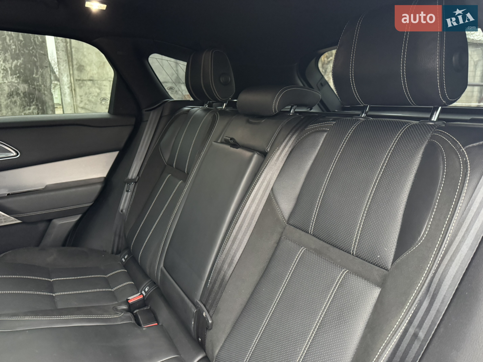 2018 Land Rover Range Rover Velar - мініатюра 38