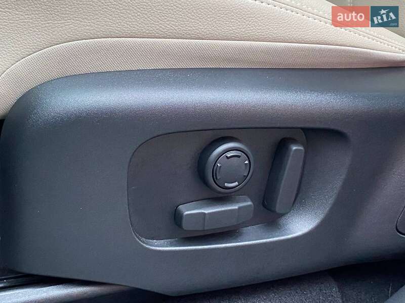 Внедорожник / Кроссовер Land Rover Range Rover Velar 2022 в Киеве