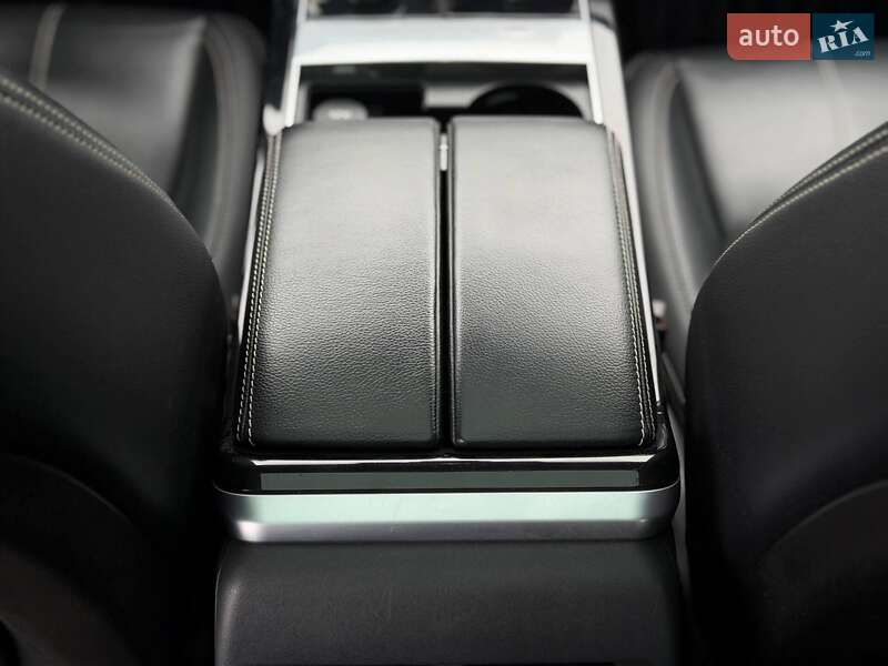 Позашляховик / Кросовер Land Rover Range Rover Velar 2017 в Кривому Розі