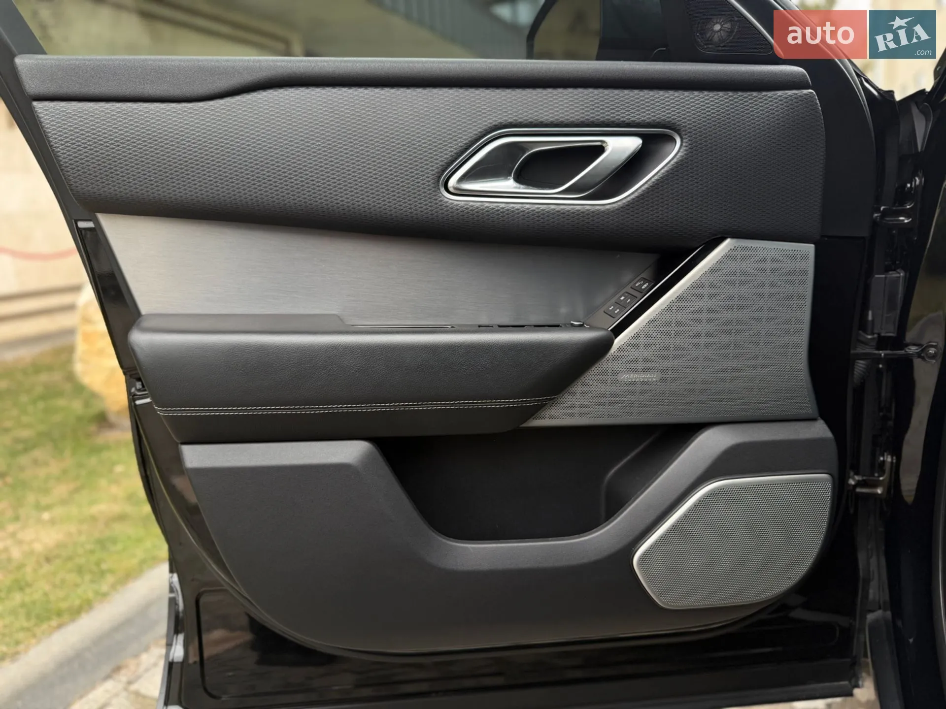 2018 Land Rover Range Rover Velar - мініатюра 27