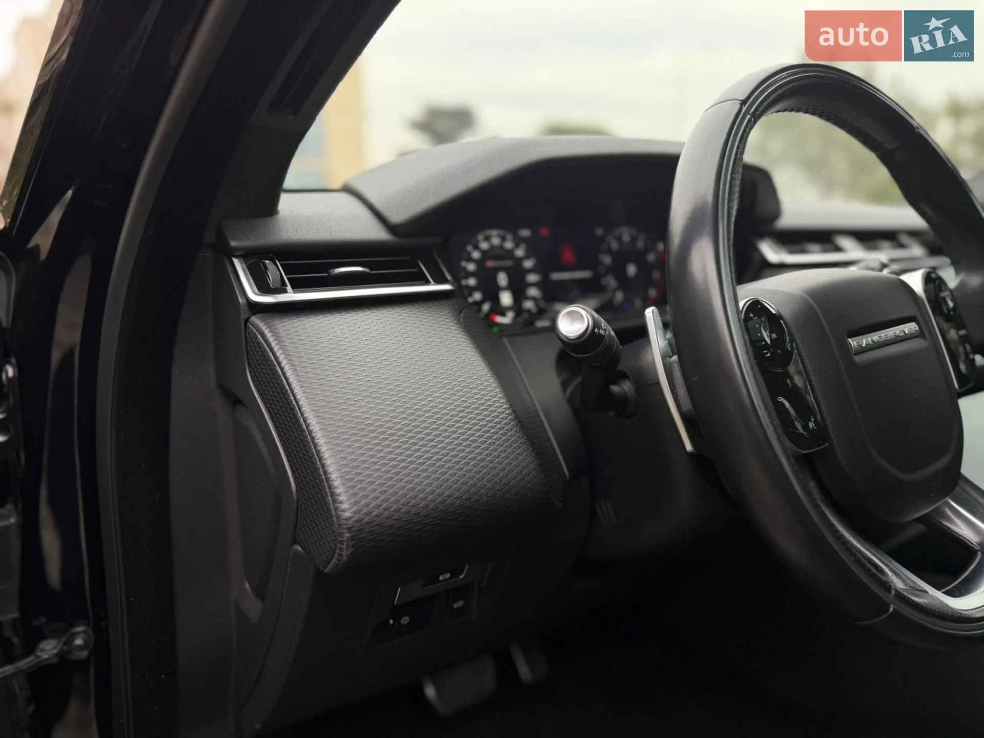 2018 Land Rover Range Rover Velar - мініатюра 33