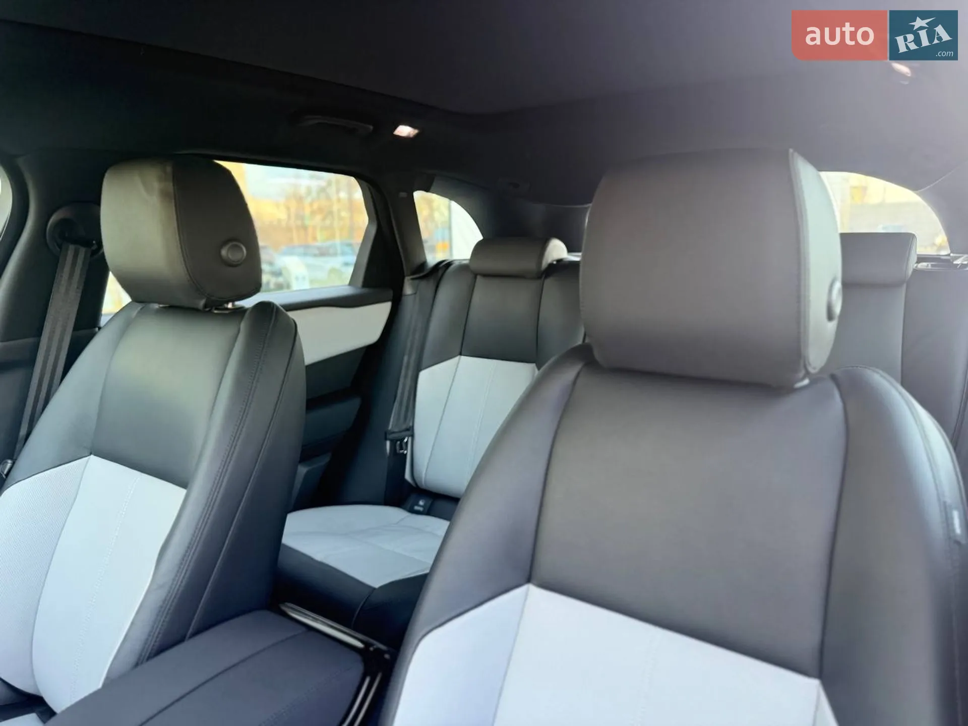 2025 Land Rover Range Rover Velar - мініатюра 14