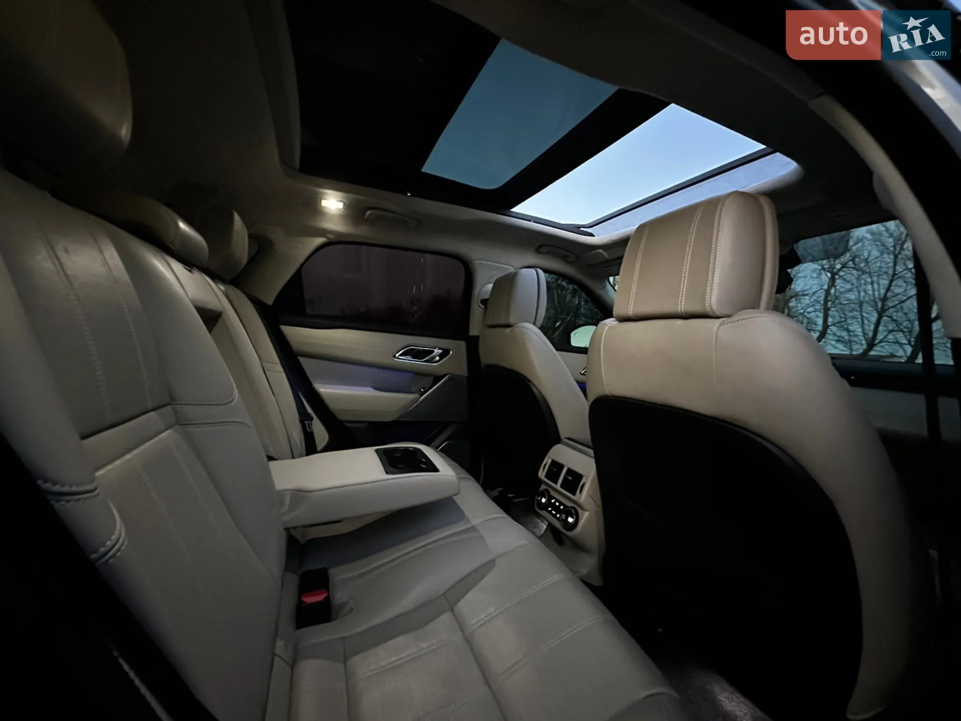 2017 Land Rover Range Rover Velar - мініатюра 47