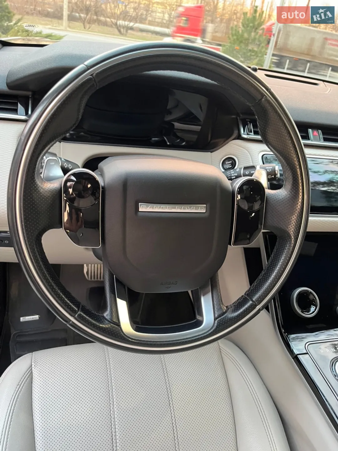 2019 Land Rover Range Rover Velar - мініатюра 26