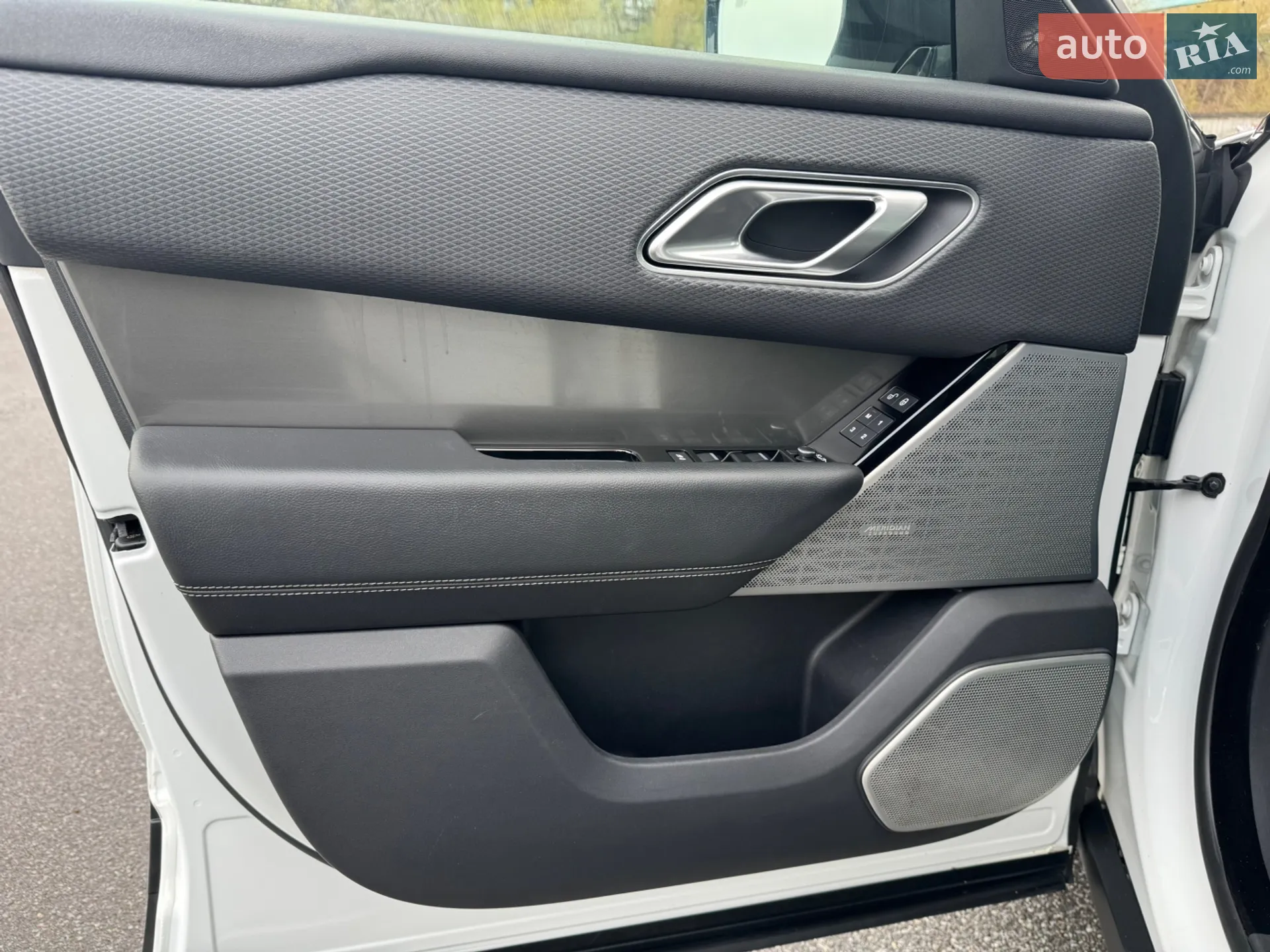 2017 Land Rover Range Rover Velar - мініатюра 12