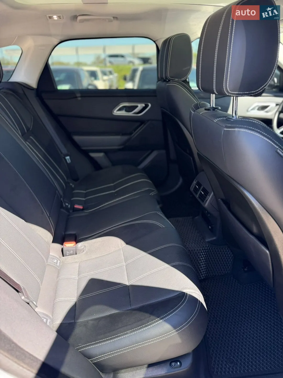2019 Land Rover Range Rover Velar - мініатюра 28