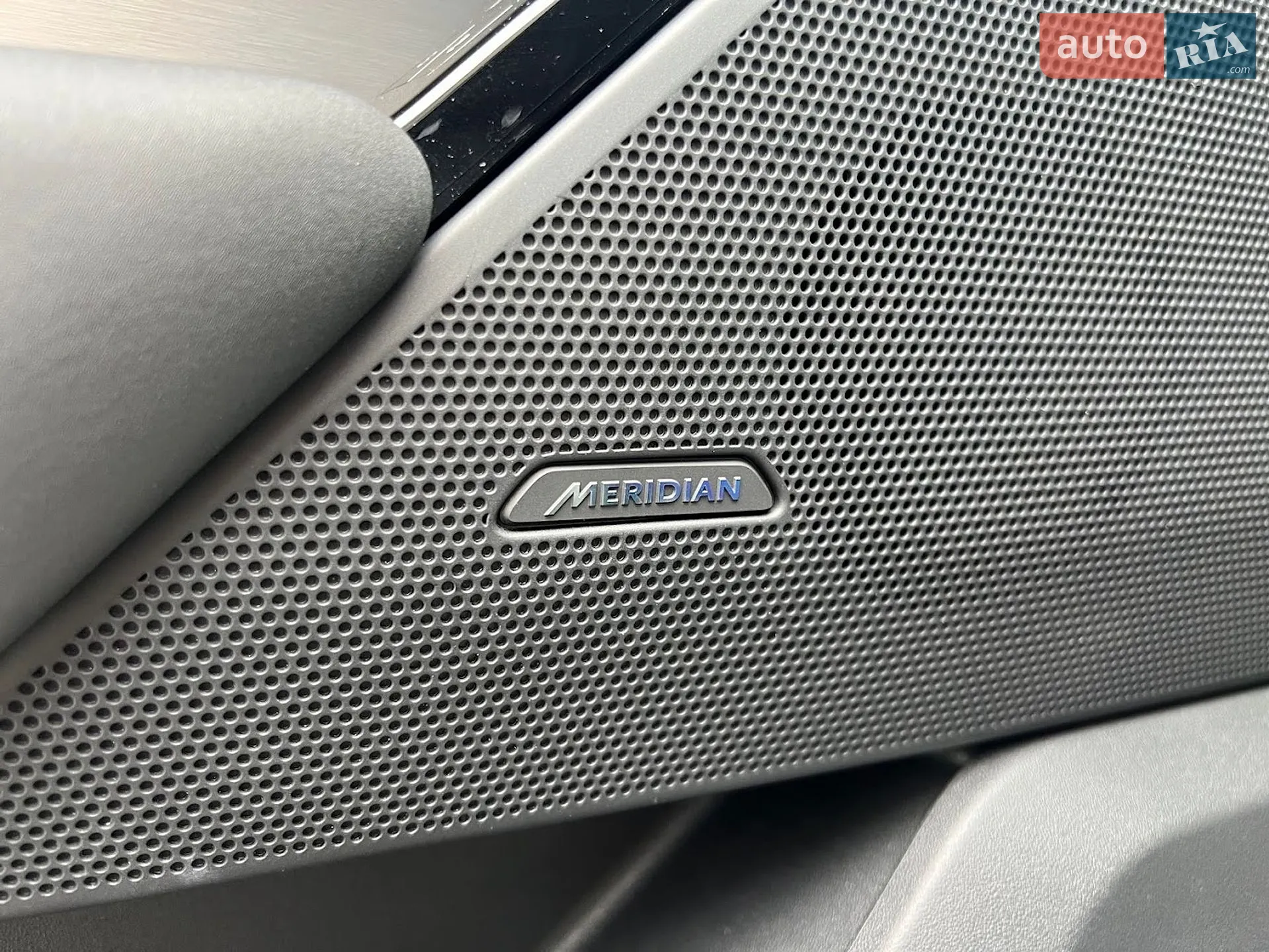 2022 Land Rover Range Rover Velar - мініатюра 14