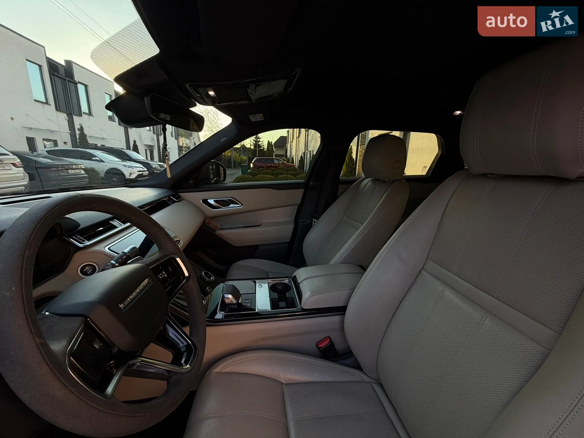 2021 Land Rover Range Rover Velar - мініатюра 12