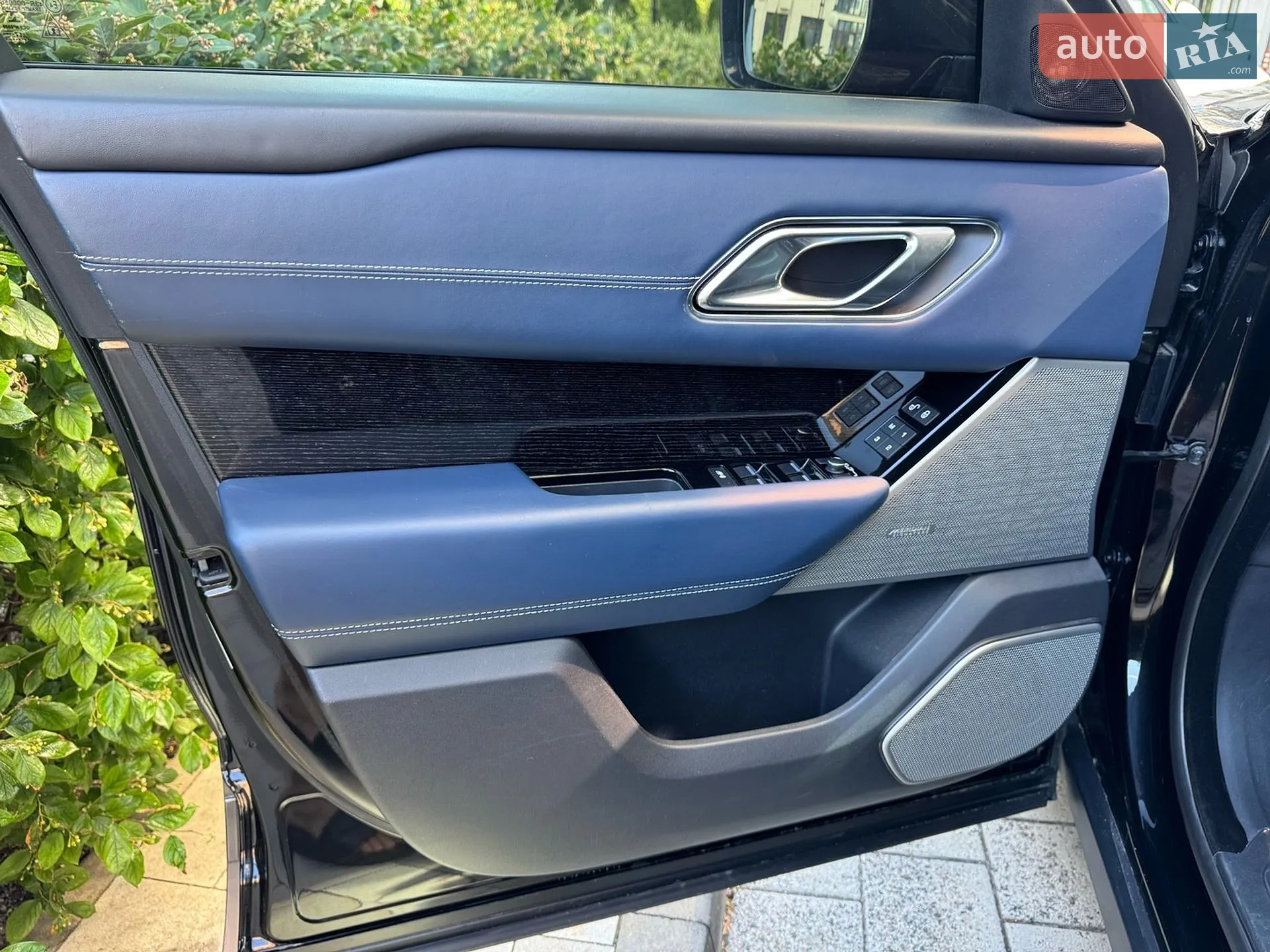 2017 Land Rover Range Rover Velar - мініатюра 46