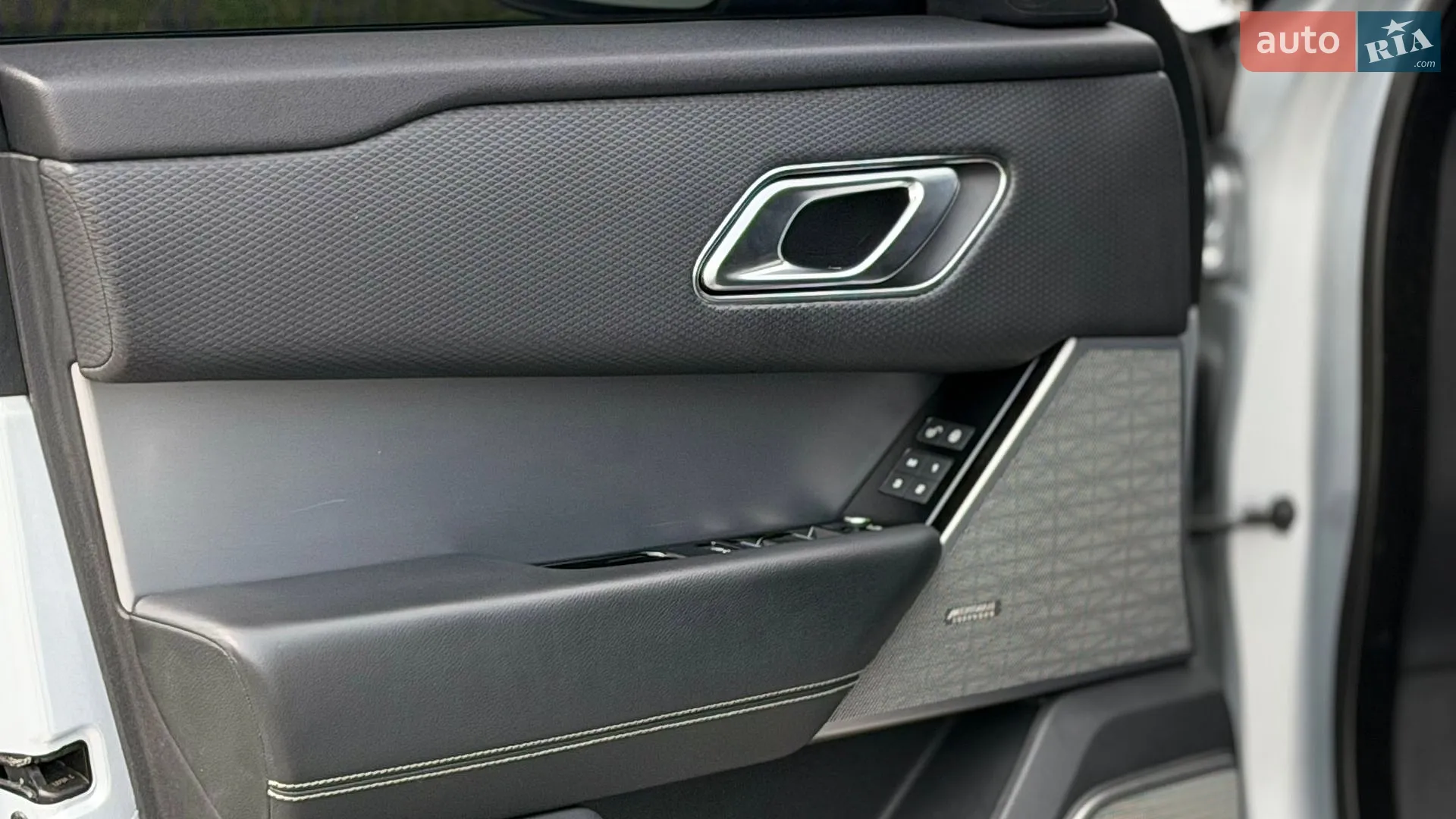 2018 Land Rover Range Rover Velar - мініатюра 37