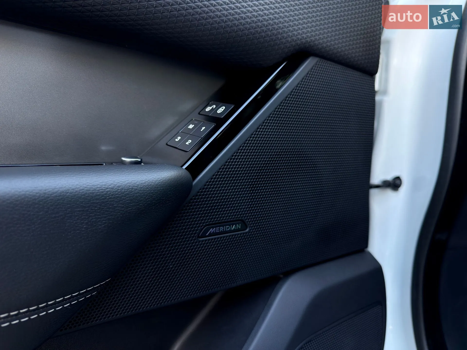 2017 Land Rover Range Rover Velar - мініатюра 20