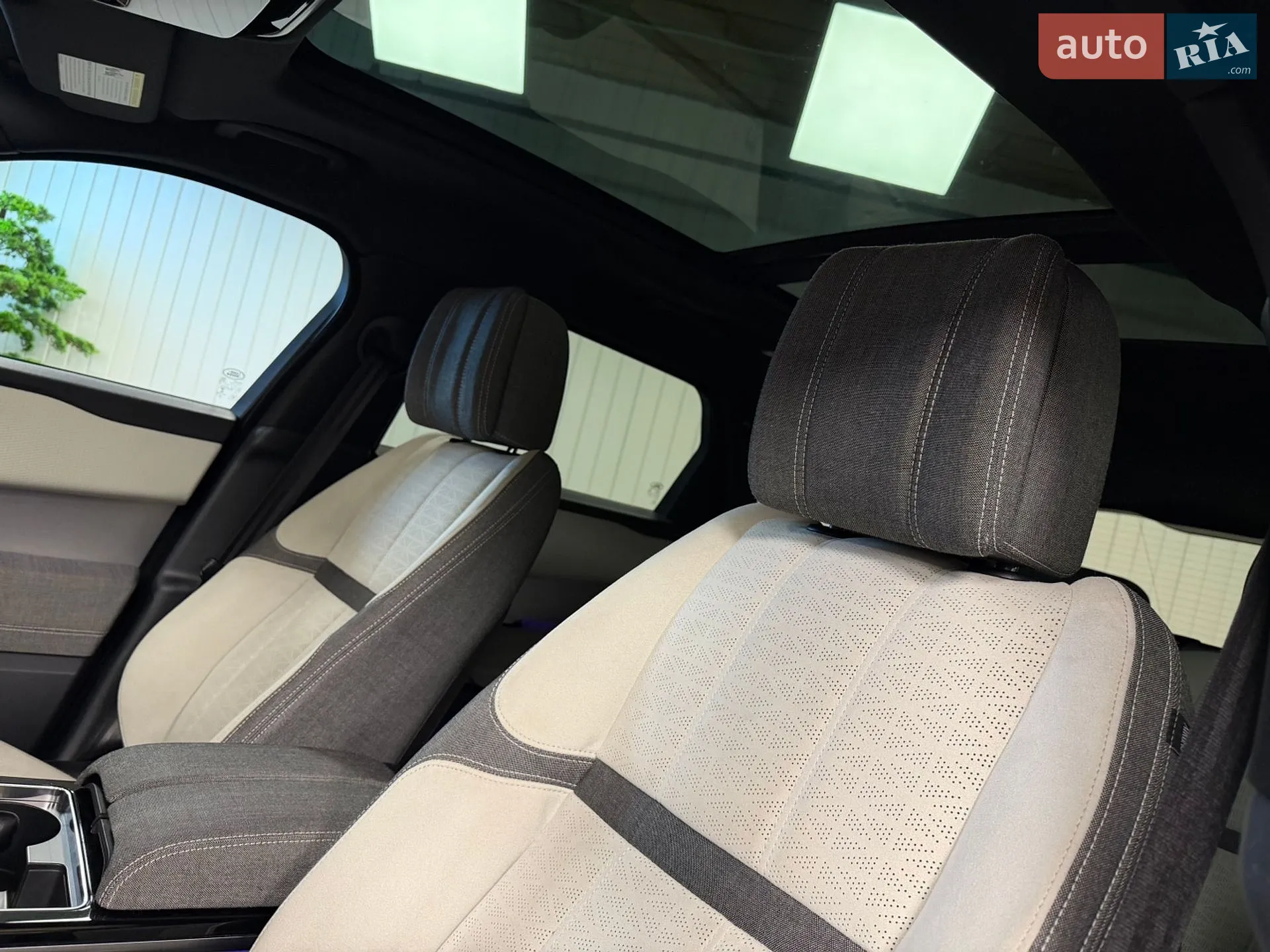 2018 Land Rover Range Rover Velar - мініатюра 18