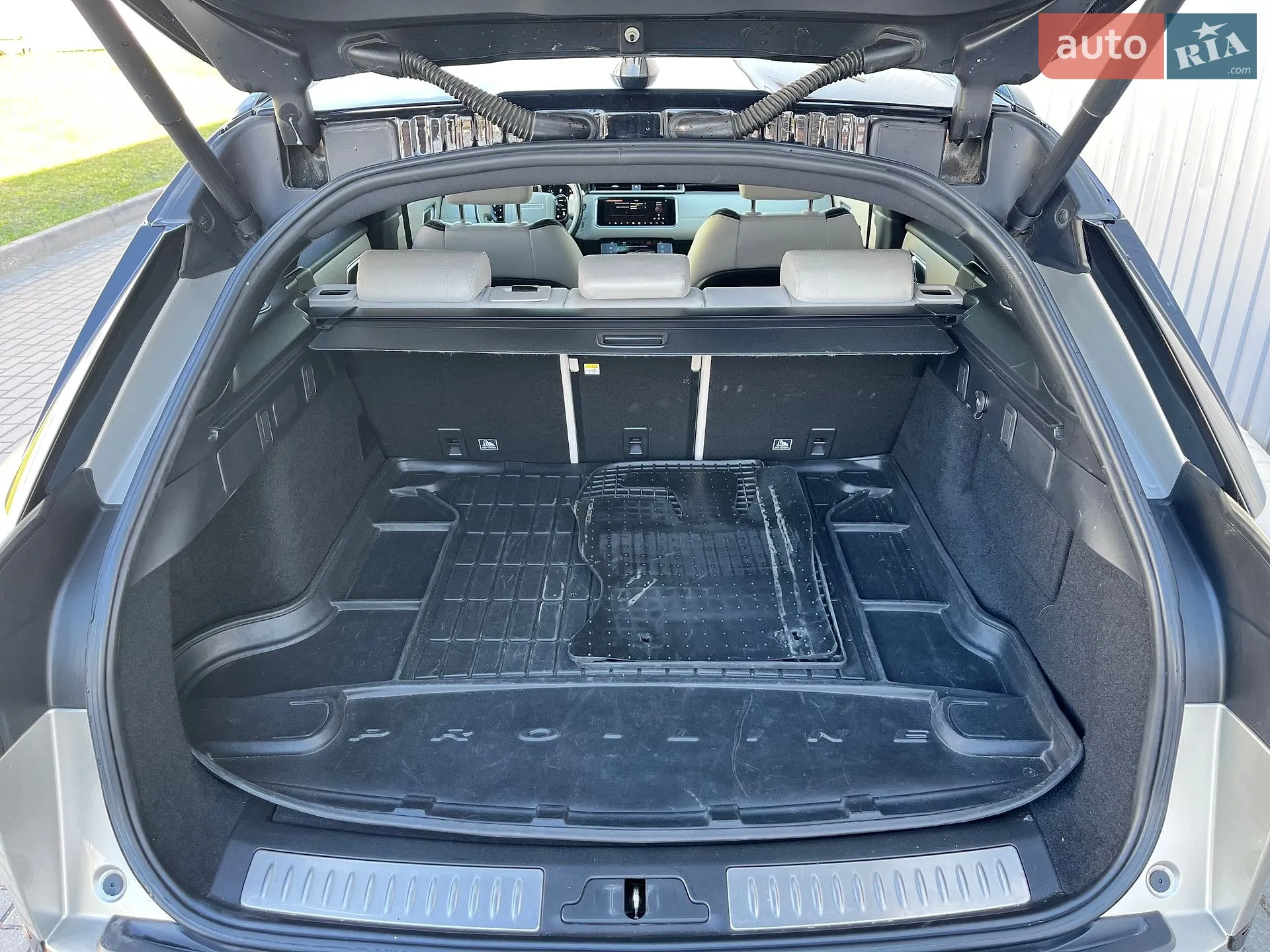2018 Land Rover Range Rover Velar - мініатюра 37