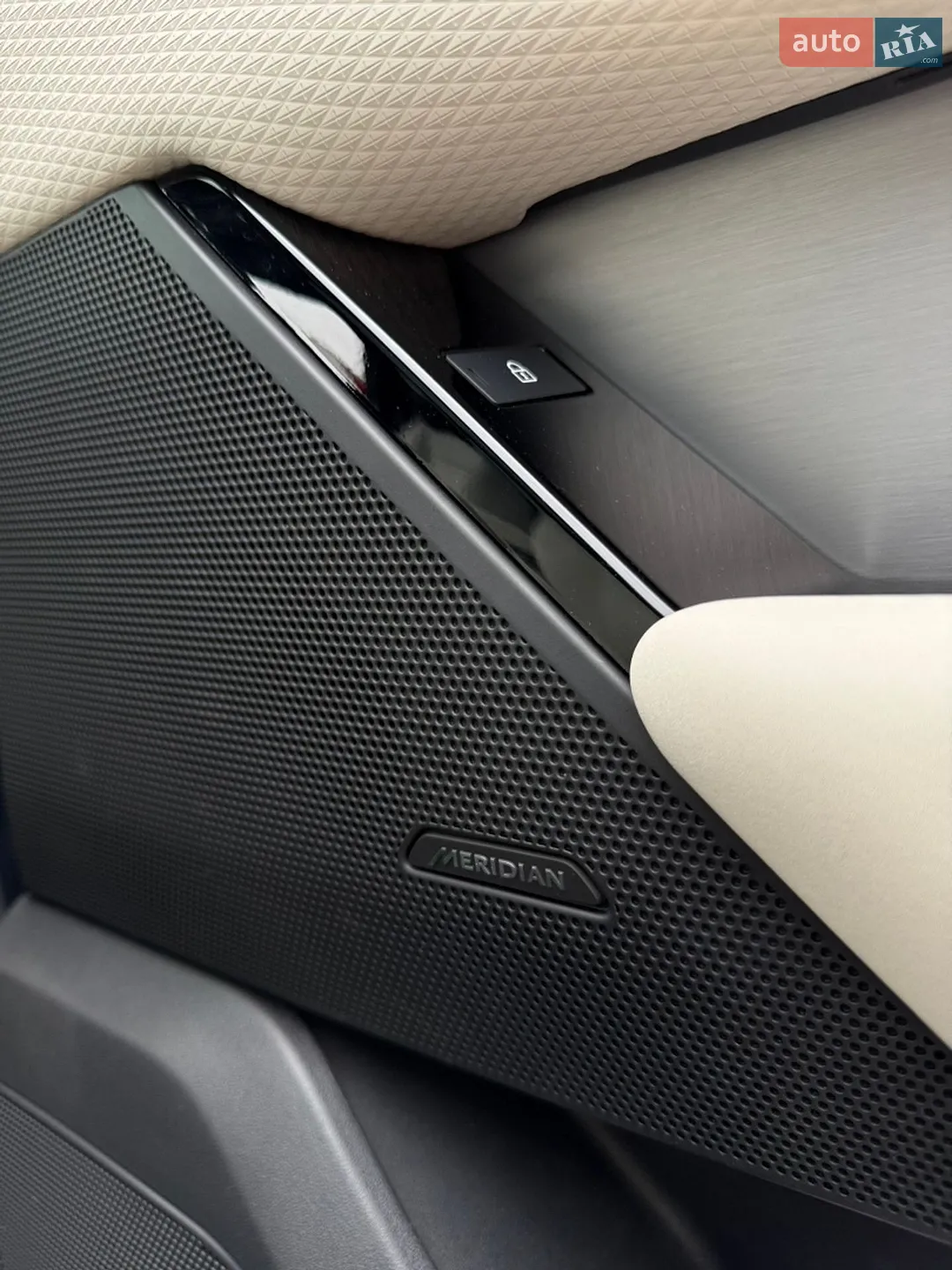 2022 Land Rover Range Rover Velar - мініатюра 38