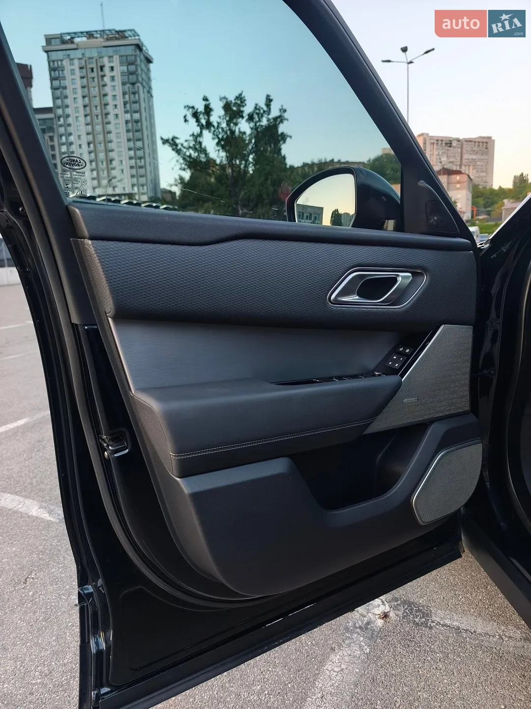 2022 Land Rover Range Rover Velar - мініатюра 19