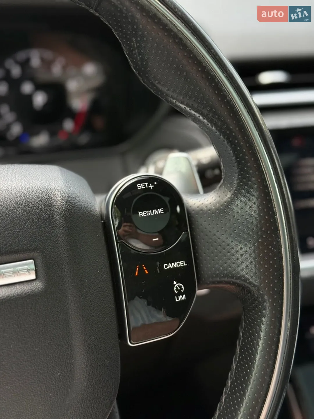 2017 Land Rover Range Rover Velar - мініатюра 16