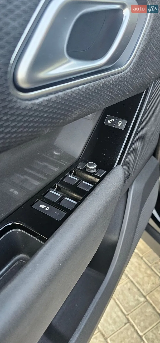 2018 Land Rover Range Rover Velar - мініатюра 24