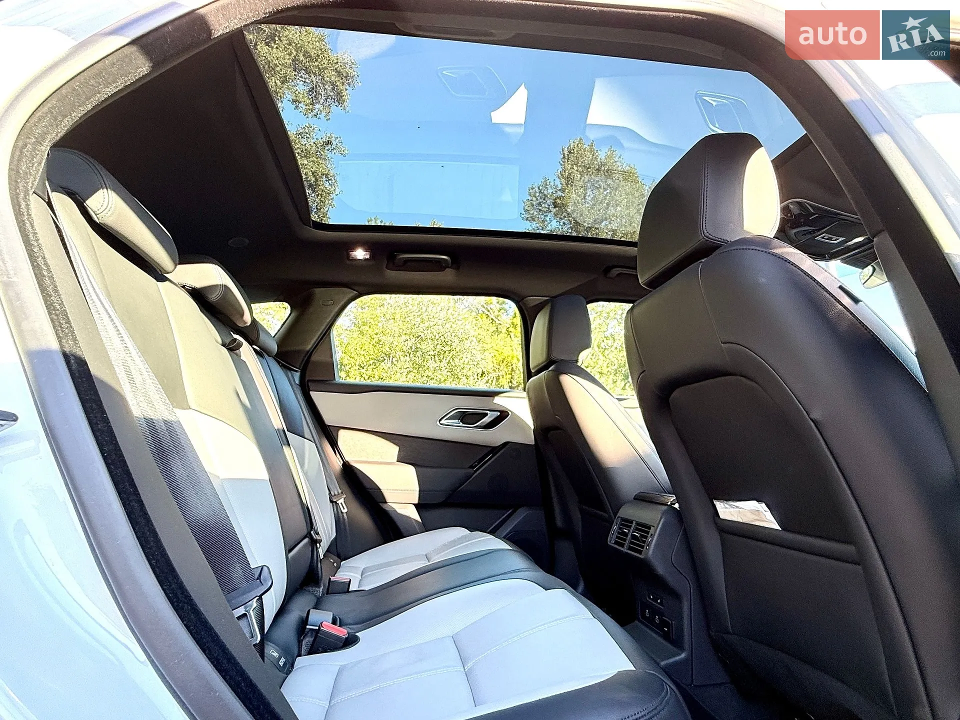2025 Land Rover Range Rover Velar - мініатюра 17