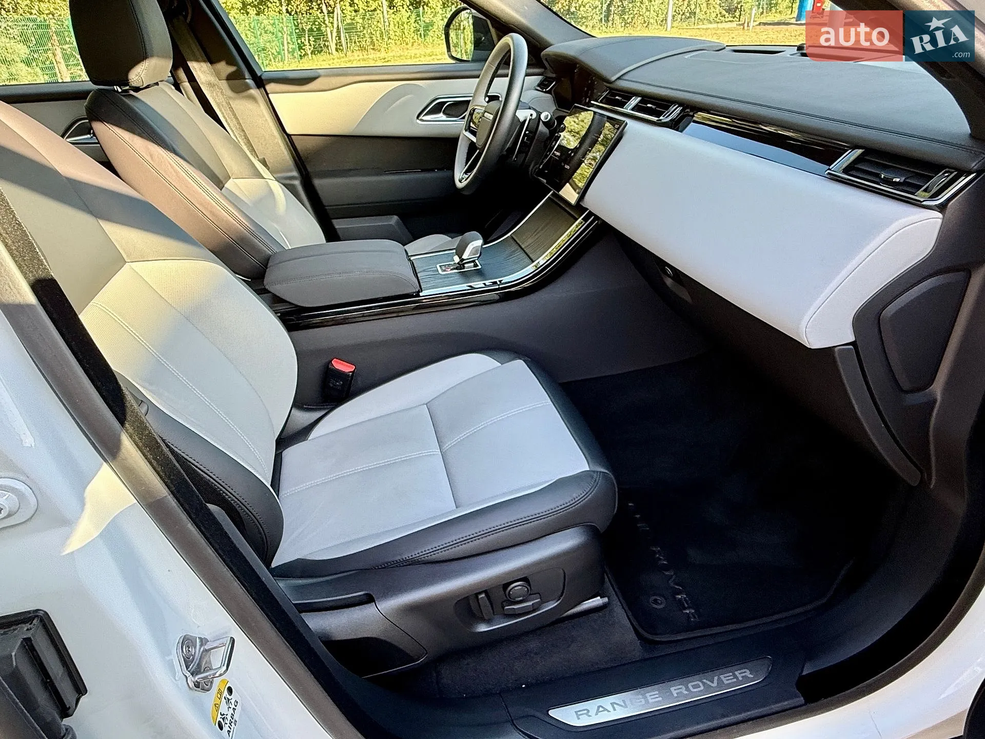 2025 Land Rover Range Rover Velar - мініатюра 25