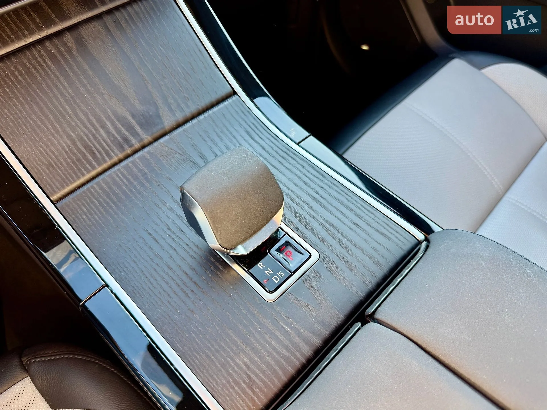 2025 Land Rover Range Rover Velar - мініатюра 33