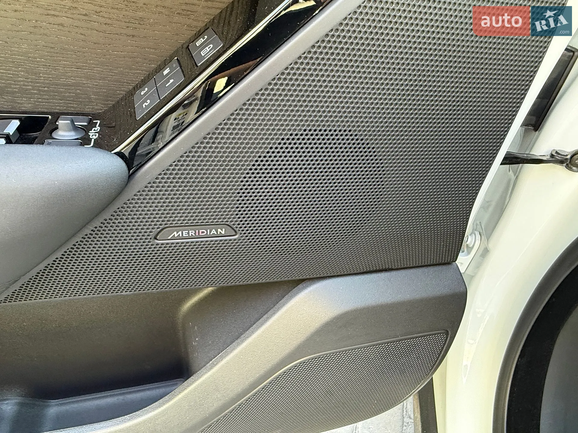 2025 Land Rover Range Rover Velar - мініатюра 10