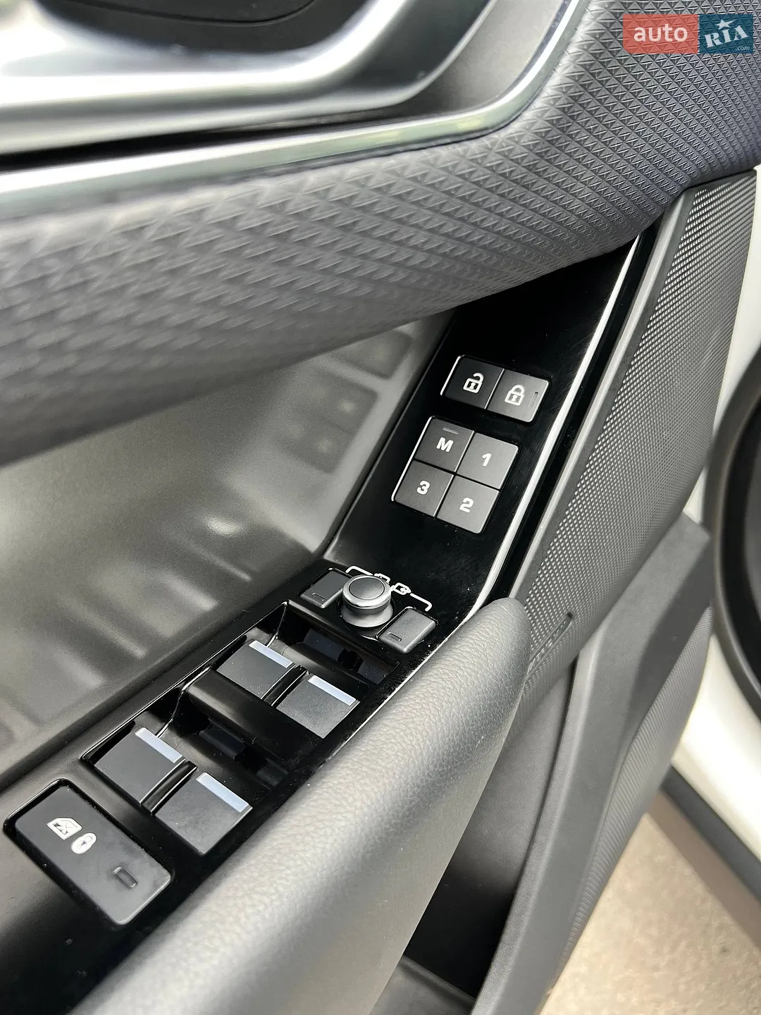 2021 Land Rover Range Rover Velar - мініатюра 18