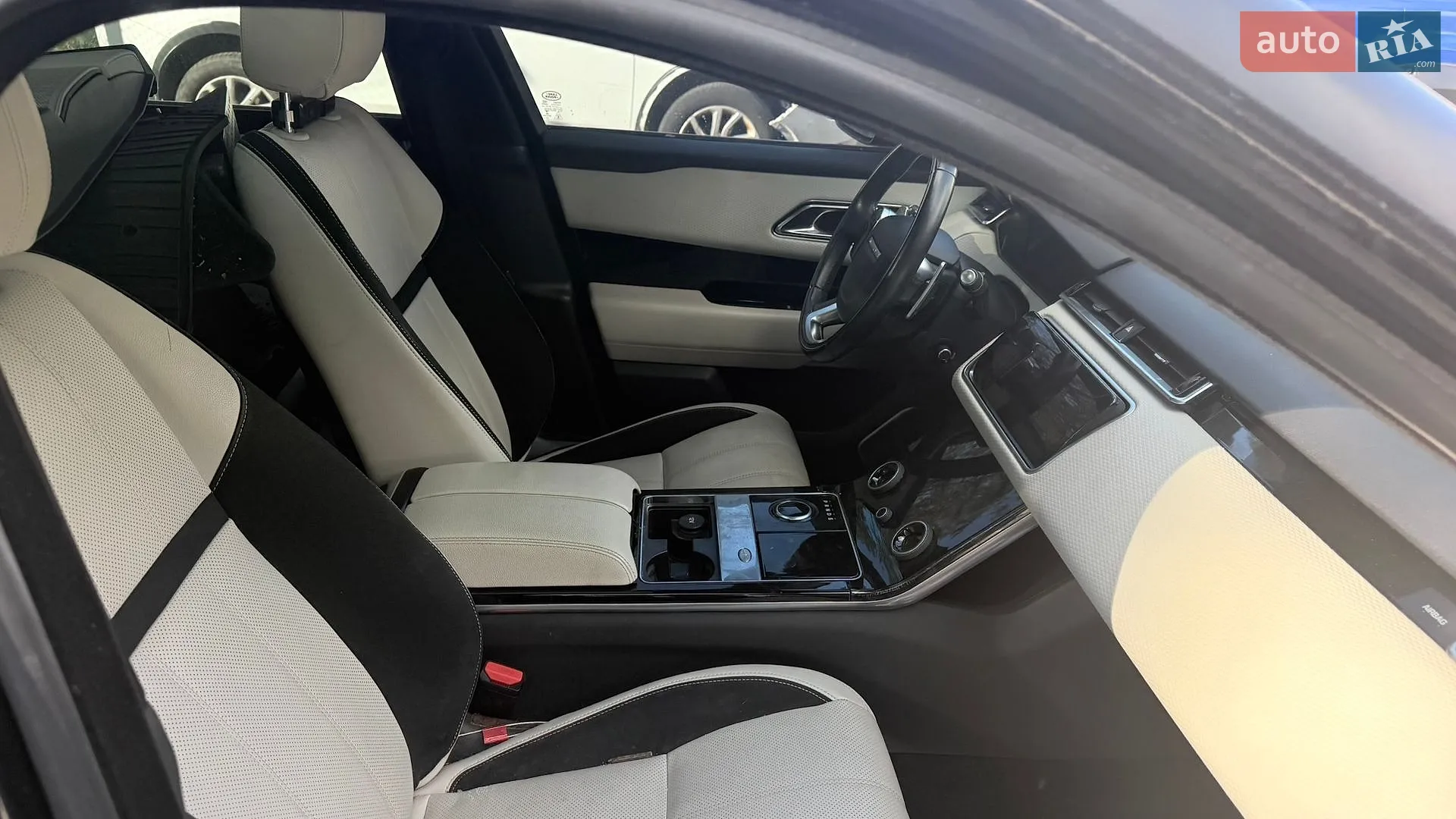 2018 Land Rover Range Rover Velar - мініатюра 12