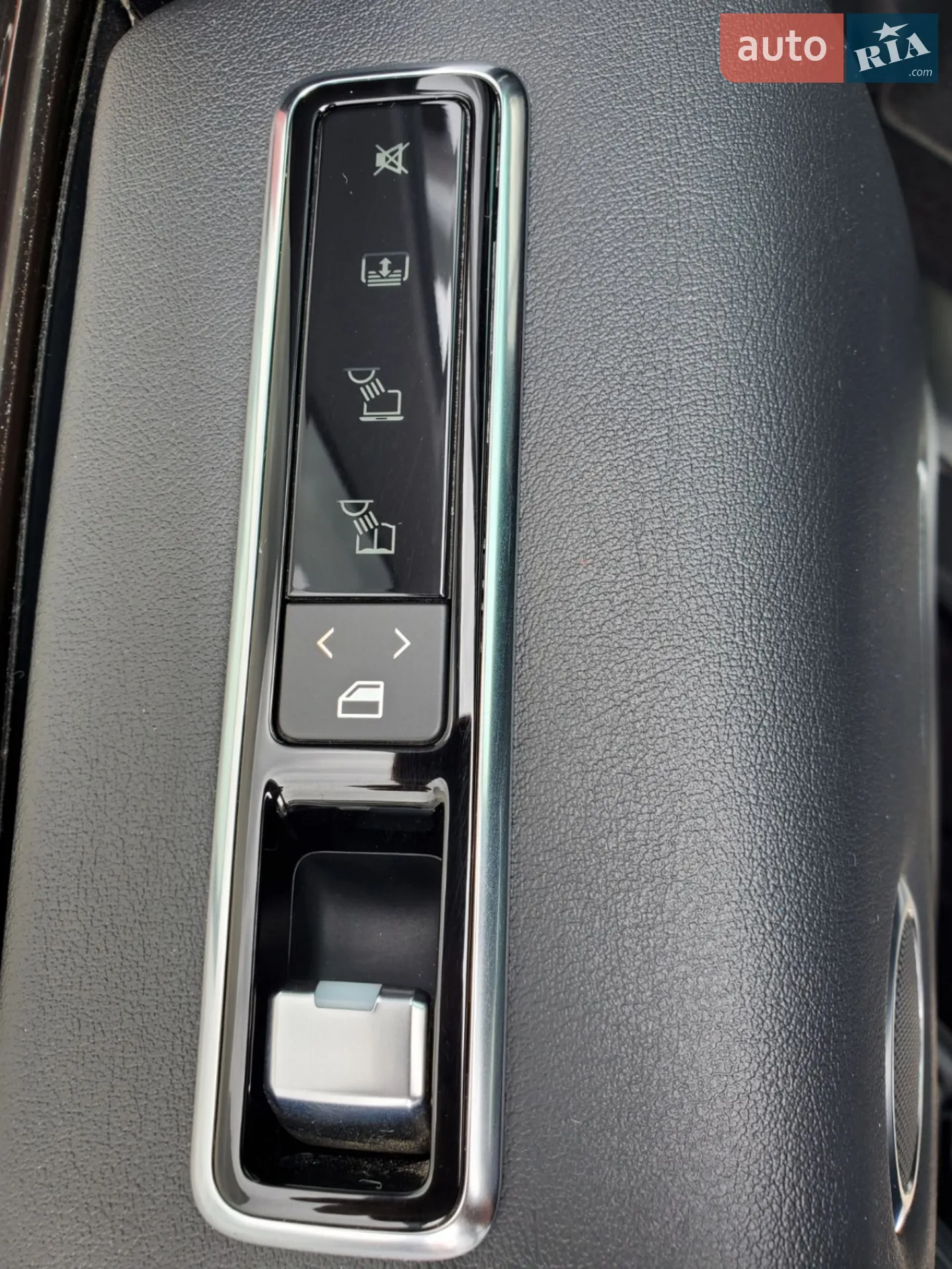 2018 Land Rover Range Rover - мініатюра 15