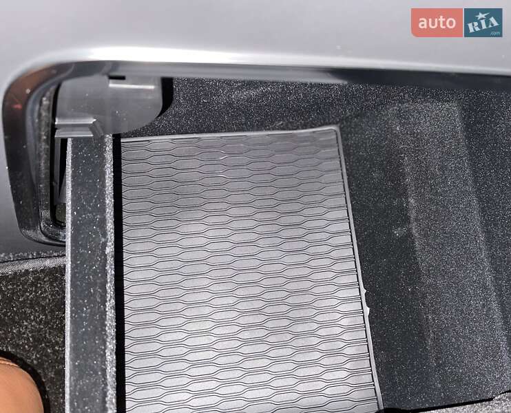 Внедорожник / Кроссовер Land Rover Range Rover 2020 в Одессе фото 137 Внедорожник / Кроссовер Land Rover Range Rover 2020 в Одессе